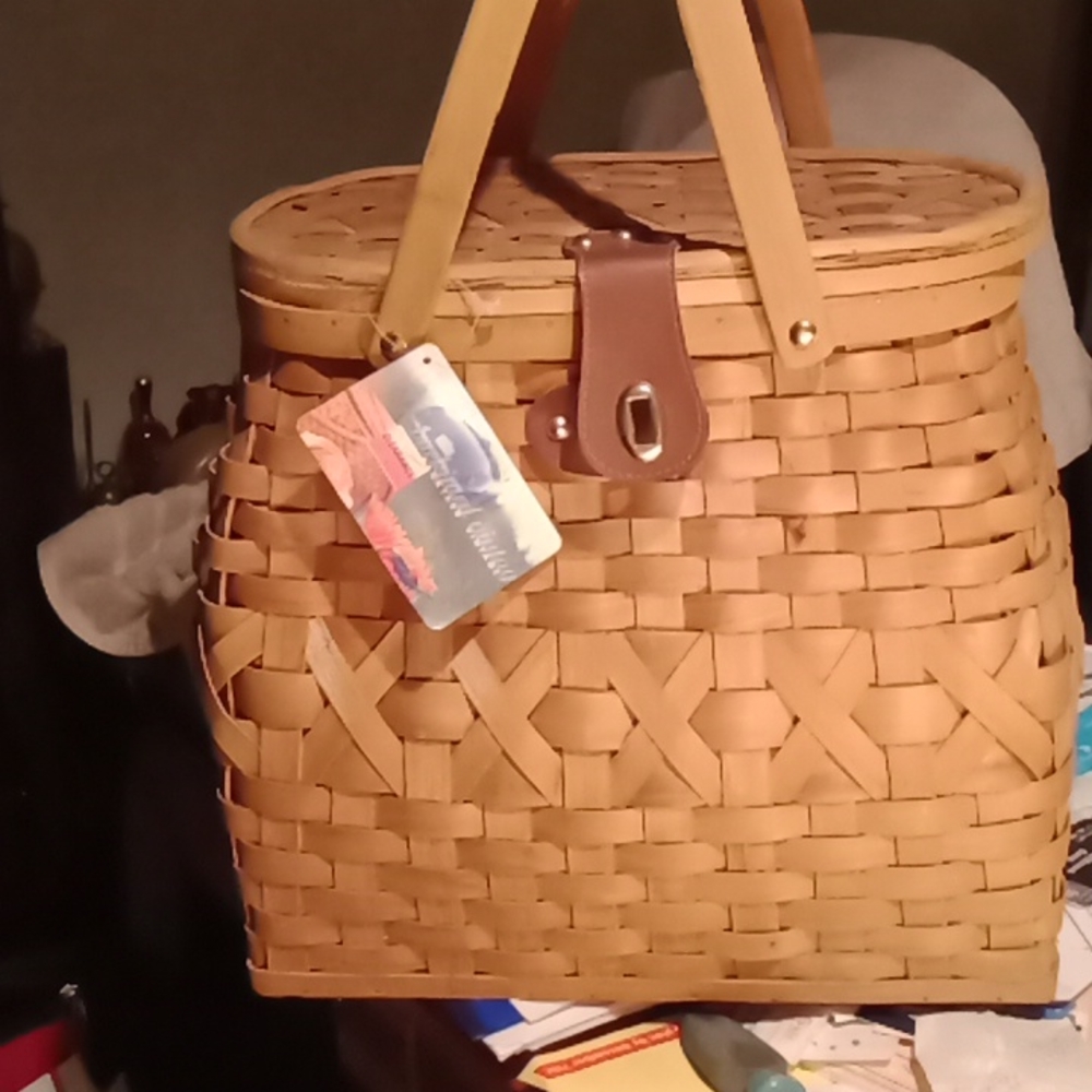 Really nice chip wood picnic basket with an extra deep pouch